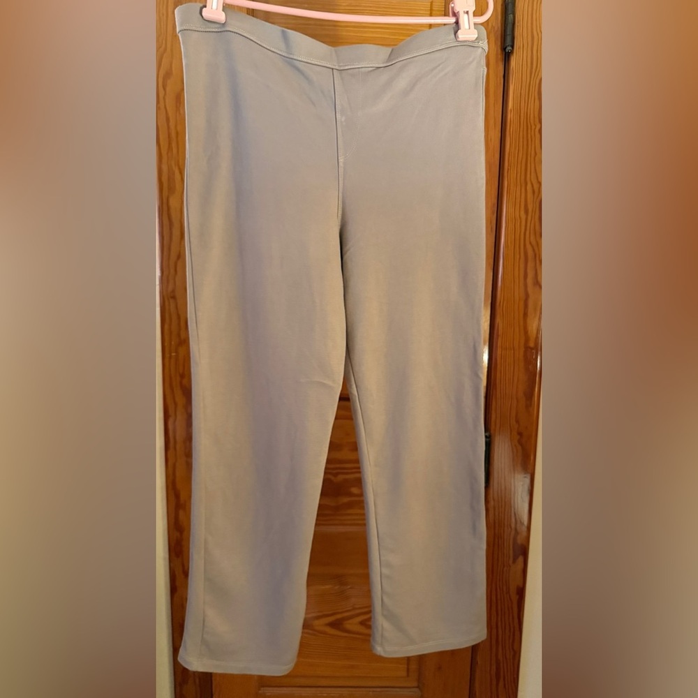 Tan Ankle Cropped Pants with Sleek Design